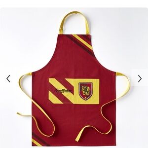 NWOT William Sonoma Gryffindor apron